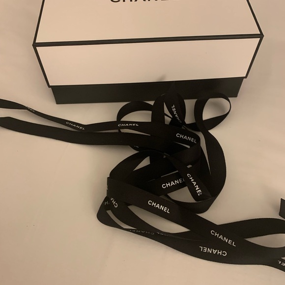 Brand new rare and collectible authentic Chanel with ribbon ,must have! - Picture 12 of 12